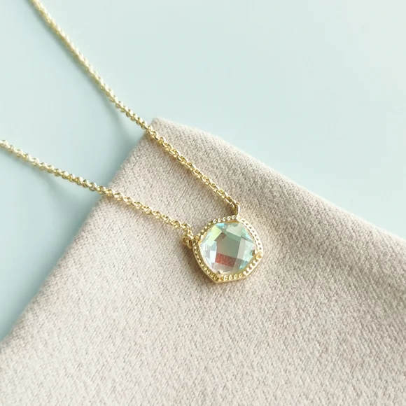 Kendra Scott Davie Gold Dichroic Glass Pendant Necklace 🎉 - Picture 4 of 4